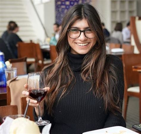 Mia Khalifa Height, Weight, Age, Husband, Boyfriend, Family, .